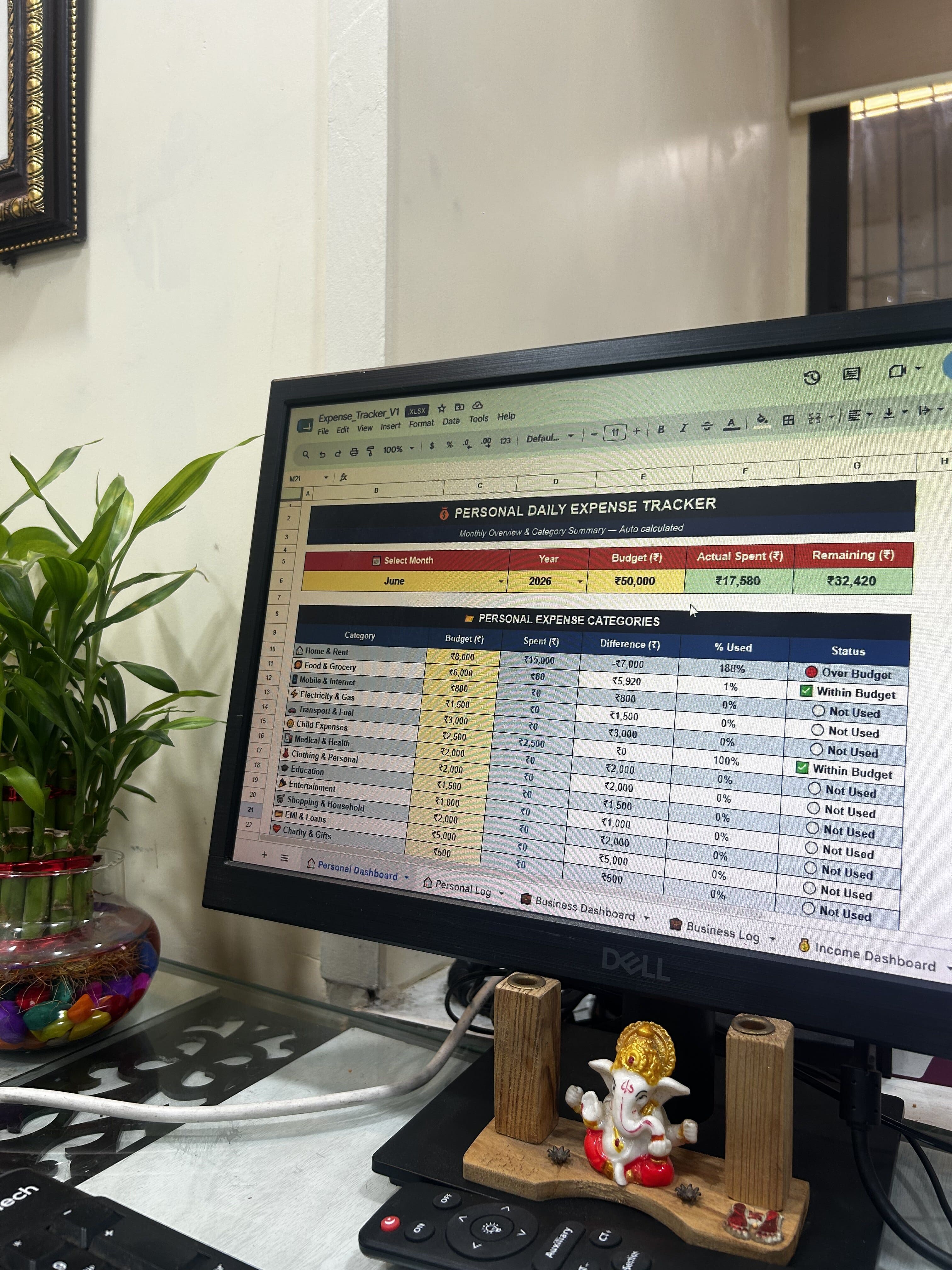 Daily income and expense tracker